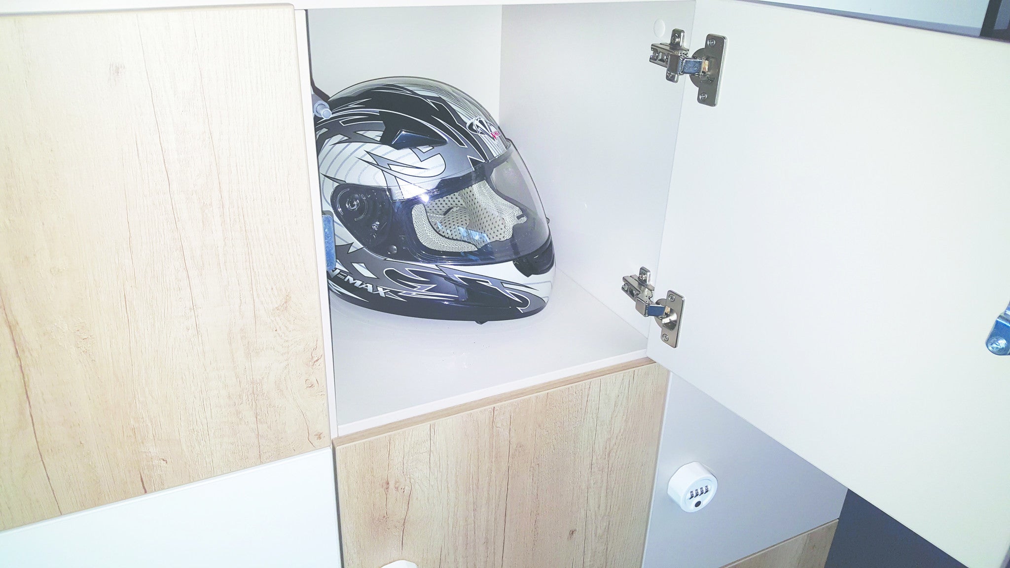 Eko Equipped locker