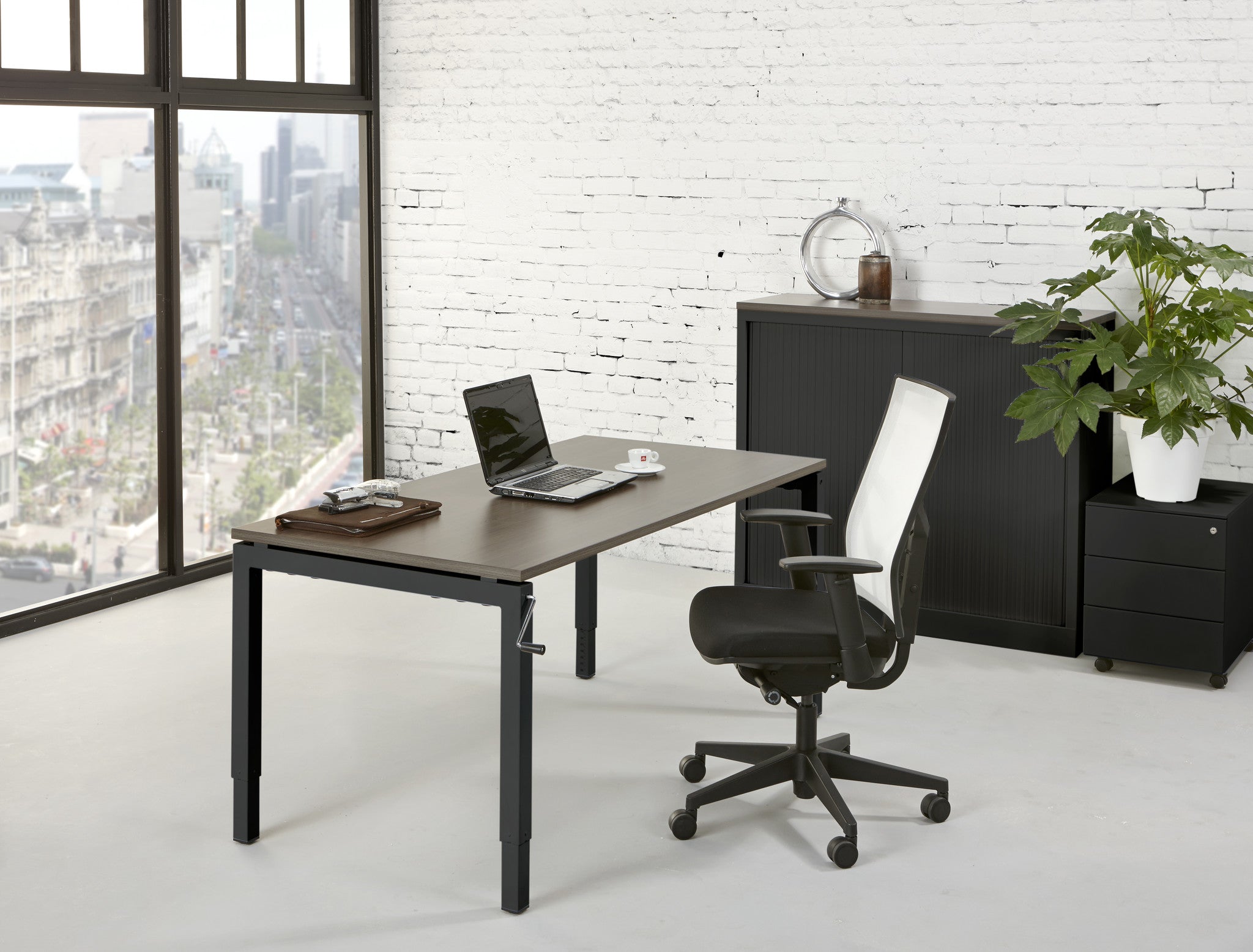 4-poot bureau Quartetto slinger