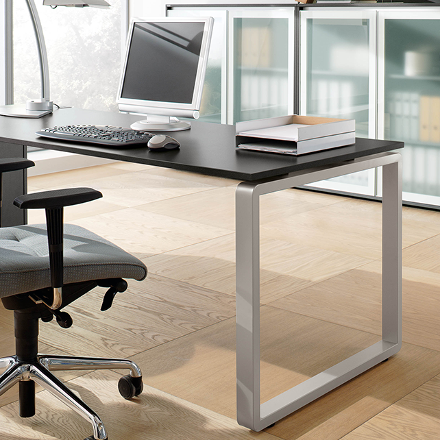 Pensum o-poot bureau instelbaar