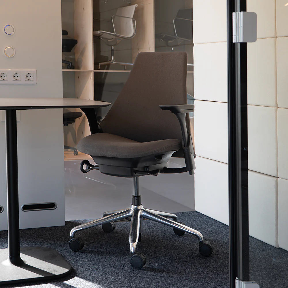 Refurbished Herman Miller Sayl (full options)