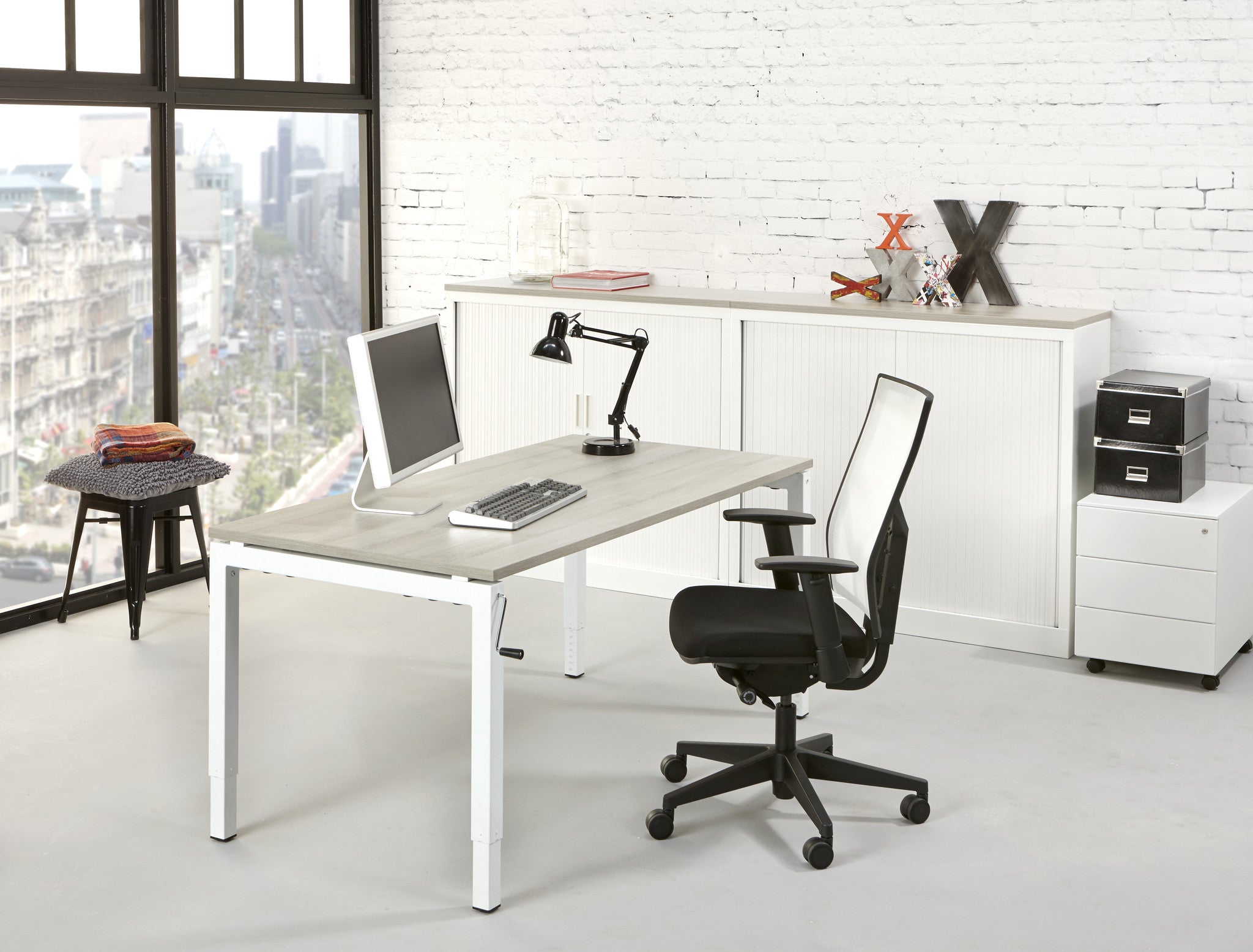 4-poot bureau Quartetto slinger